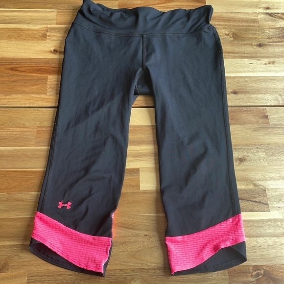 Under Armour Pants - Under Armour Black/Pink Cropped Leggings size small